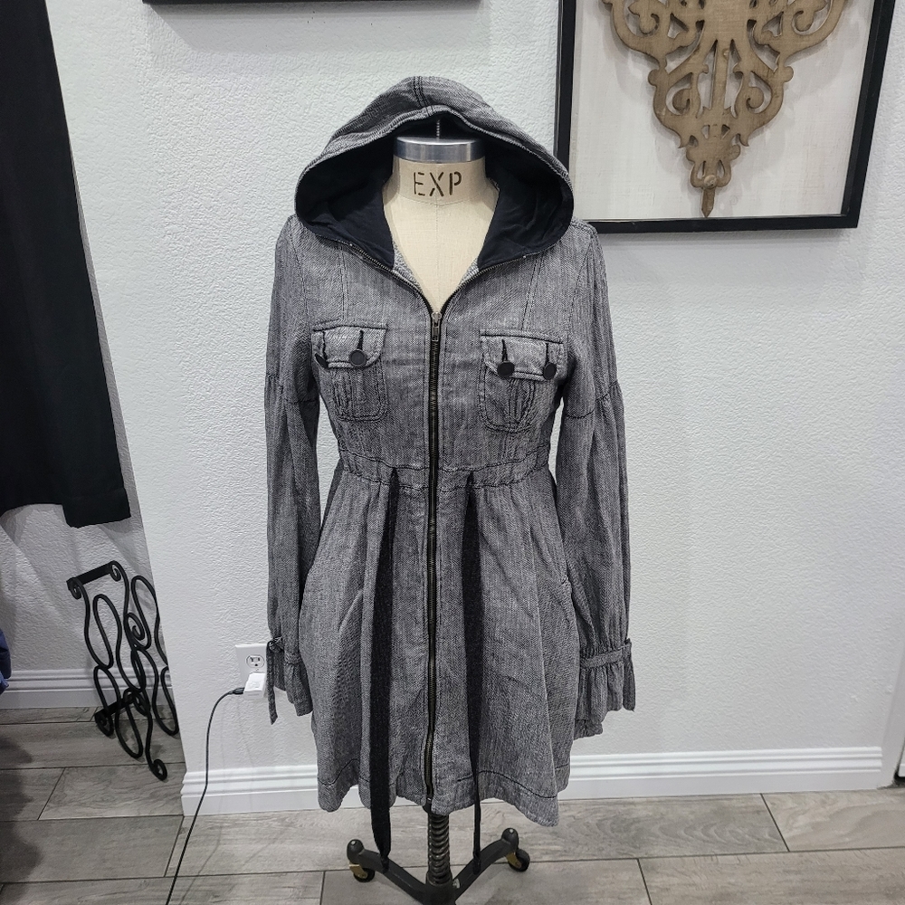 Free People black/white hooded full zip up waist belt size 12 (s/m)